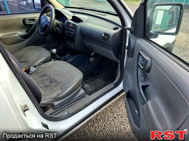 Білий Опель Комбо вант.-пас., об'ємом двигуна 1.7 л та пробігом 340 тис. км за 3350 $, фото 6 на Automoto.ua