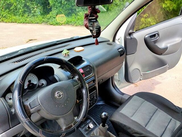 Білий Опель Комбо вант.-пас., об'ємом двигуна 1.7 л та пробігом 195 тис. км за 3800 $, фото 10 на Automoto.ua