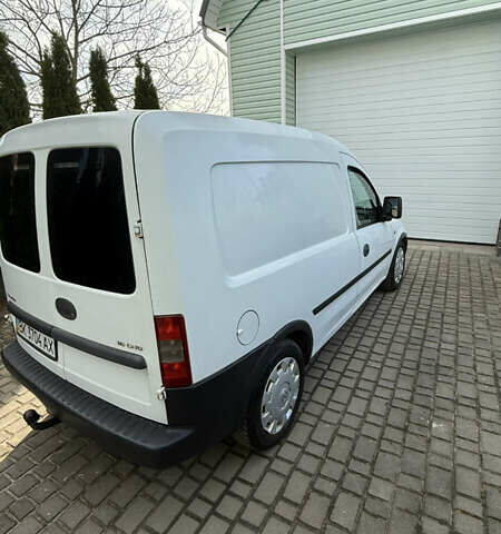 Белый Опель Комбо груз.-пасс., объемом двигателя 1.6 л и пробегом 219 тыс. км за 3500 $, фото 6 на Automoto.ua