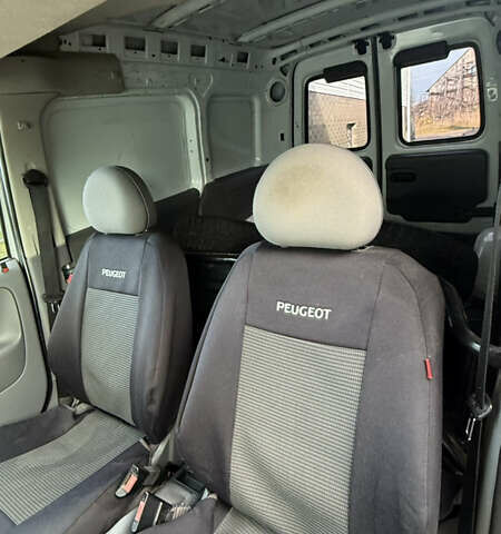 Белый Опель Комбо груз.-пасс., объемом двигателя 1.6 л и пробегом 219 тыс. км за 3999 $, фото 9 на Automoto.ua