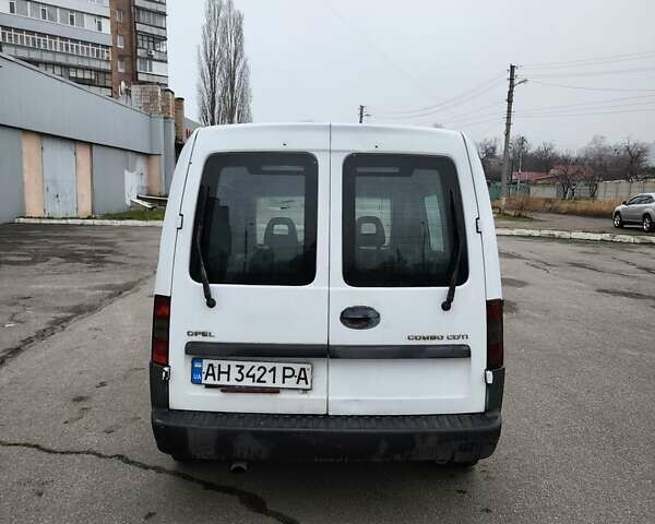 Білий Опель Комбо вант.-пас., об'ємом двигуна 1.3 л та пробігом 303 тис. км за 1850 $, фото 1 на Automoto.ua
