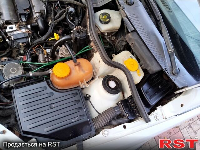 Белый Опель Комбо груз.-пасс., объемом двигателя 1.6 л и пробегом 290 тыс. км за 2400 $, фото 3 на Automoto.ua