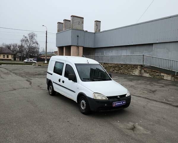 Білий Опель Комбо вант.-пас., об'ємом двигуна 1.3 л та пробігом 303 тис. км за 1850 $, фото 11 на Automoto.ua