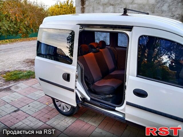 Белый Опель Комбо груз.-пасс., объемом двигателя 1.6 л и пробегом 290 тыс. км за 2400 $, фото 6 на Automoto.ua