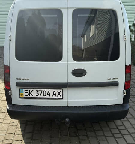 Белый Опель Комбо груз.-пасс., объемом двигателя 1.6 л и пробегом 219 тыс. км за 3500 $, фото 15 на Automoto.ua