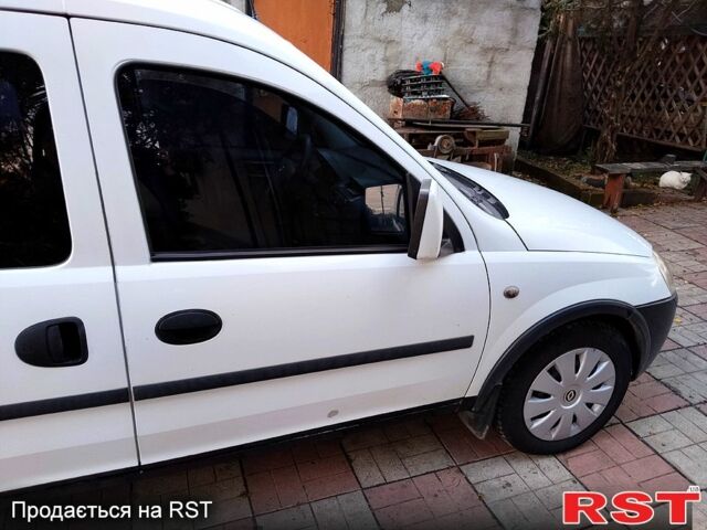 Белый Опель Комбо груз.-пасс., объемом двигателя 1.6 л и пробегом 290 тыс. км за 2400 $, фото 10 на Automoto.ua