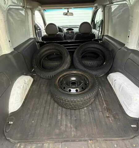 Белый Опель Комбо груз.-пасс., объемом двигателя 1.6 л и пробегом 219 тыс. км за 3500 $, фото 11 на Automoto.ua