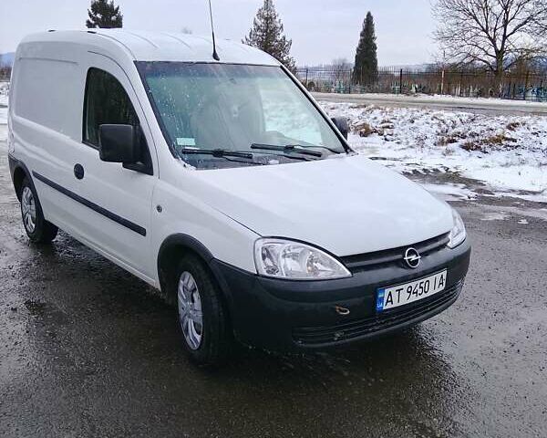 Белый Опель Комбо груз.-пасс., объемом двигателя 1.25 л и пробегом 600 тыс. км за 2600 $, фото 2 на Automoto.ua