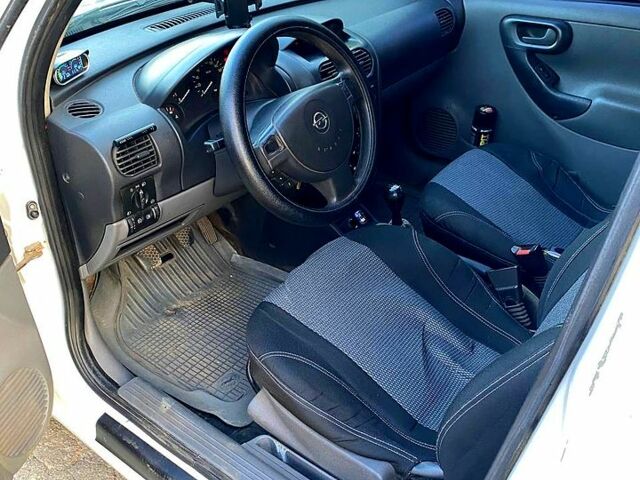 Білий Опель Комбо вант.-пас., об'ємом двигуна 1.7 л та пробігом 370 тис. км за 3600 $, фото 8 на Automoto.ua