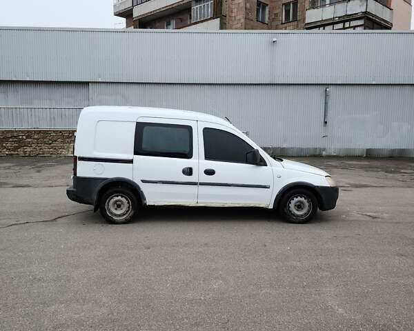 Білий Опель Комбо вант.-пас., об'ємом двигуна 1.3 л та пробігом 303 тис. км за 1850 $, фото 10 на Automoto.ua