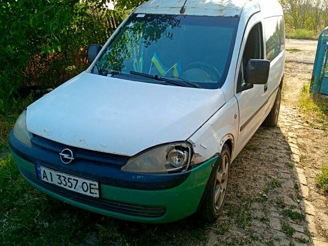 Белый Опель Комбо груз.-пасс., объемом двигателя 1.7 л и пробегом 0 тыс. км за 1750 $, фото 4 на Automoto.ua