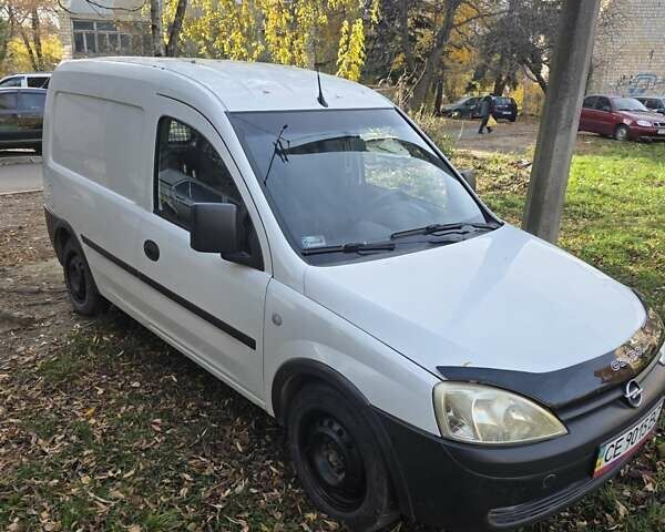 Белый Опель Комбо груз.-пасс., объемом двигателя 1.25 л и пробегом 182 тыс. км за 3500 $, фото 1 на Automoto.ua