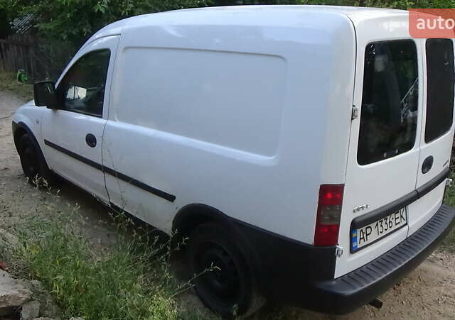 Белый Опель Комбо груз.-пасс., объемом двигателя 1.4 л и пробегом 280 тыс. км за 2950 $, фото 3 на Automoto.ua