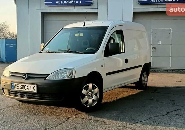 Білий Опель Комбо вант.-пас., об'ємом двигуна 1.25 л та пробігом 426 тис. км за 3999 $, фото 17 на Automoto.ua