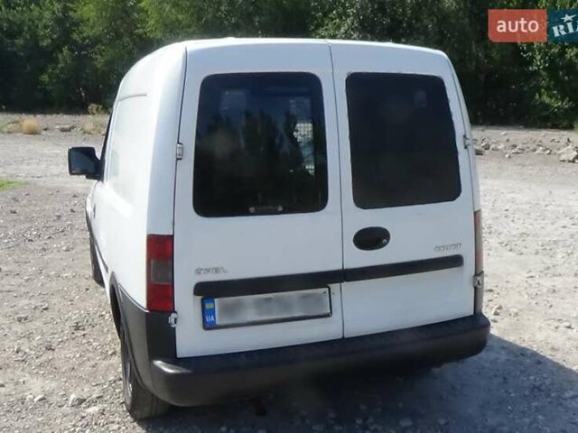 Белый Опель Комбо груз.-пасс., объемом двигателя 1.4 л и пробегом 250 тыс. км за 2900 $, фото 10 на Automoto.ua