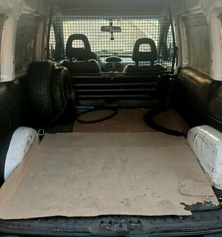 Білий Опель Комбо вант.-пас., об'ємом двигуна 1.25 л та пробігом 426 тис. км за 3999 $, фото 15 на Automoto.ua