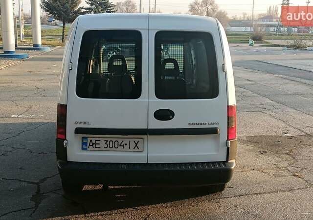 Білий Опель Комбо вант.-пас., об'ємом двигуна 1.25 л та пробігом 426 тис. км за 3999 $, фото 4 на Automoto.ua