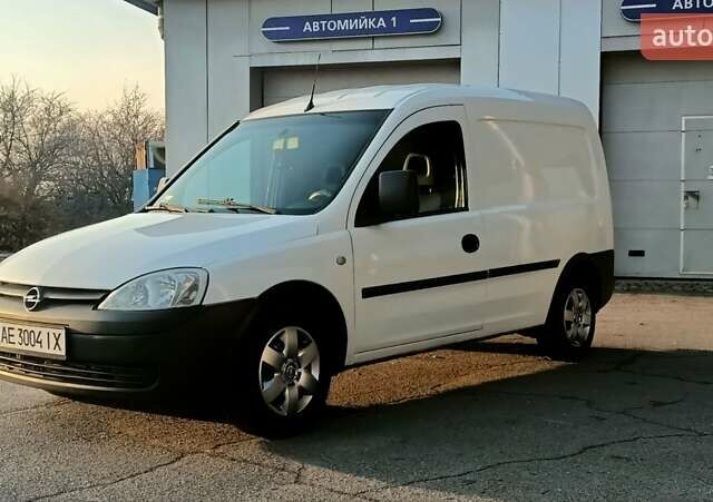 Білий Опель Комбо вант.-пас., об'ємом двигуна 1.25 л та пробігом 426 тис. км за 3999 $, фото 1 на Automoto.ua