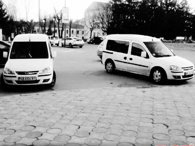 Белый Опель Комбо груз.-пасс., объемом двигателя 1.2 л и пробегом 200 тыс. км за 5000 $, фото 2 на Automoto.ua