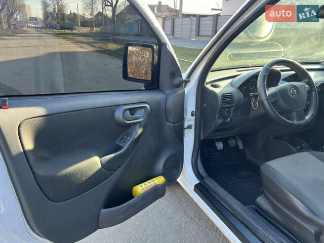Білий Опель Комбо вант.-пас., об'ємом двигуна 1.25 л та пробігом 220 тис. км за 3500 $, фото 3 на Automoto.ua
