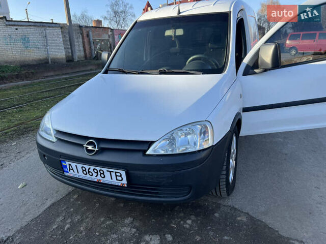 Білий Опель Комбо вант.-пас., об'ємом двигуна 1.25 л та пробігом 220 тис. км за 3500 $, фото 13 на Automoto.ua