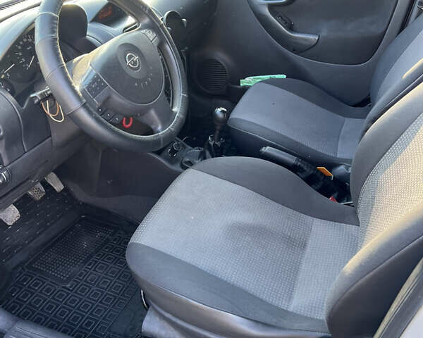 Білий Опель Комбо вант.-пас., об'ємом двигуна 1.25 л та пробігом 220 тис. км за 3500 $, фото 1 на Automoto.ua