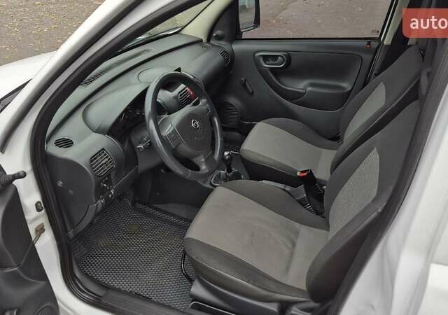 Білий Опель Комбо вант.-пас., об'ємом двигуна 1.69 л та пробігом 232 тис. км за 3750 $, фото 7 на Automoto.ua