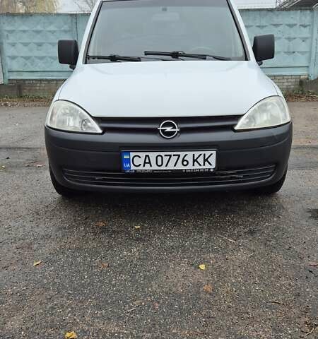 Білий Опель Комбо вант.-пас., об'ємом двигуна 1.69 л та пробігом 232 тис. км за 3750 $, фото 1 на Automoto.ua
