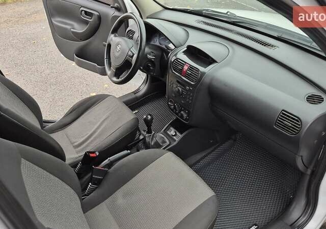 Білий Опель Комбо вант.-пас., об'ємом двигуна 1.69 л та пробігом 232 тис. км за 3750 $, фото 11 на Automoto.ua