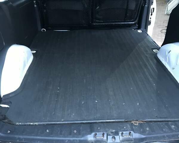 Белый Опель Комбо груз.-пасс., объемом двигателя 1.2 л и пробегом 154 тыс. км за 3800 $, фото 18 на Automoto.ua