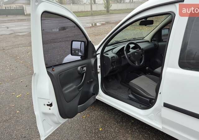 Білий Опель Комбо вант.-пас., об'ємом двигуна 1.69 л та пробігом 232 тис. км за 3750 $, фото 6 на Automoto.ua