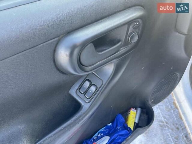 Белый Опель Комбо груз.-пасс., объемом двигателя 1.2 л и пробегом 519 тыс. км за 4490 $, фото 18 на Automoto.ua