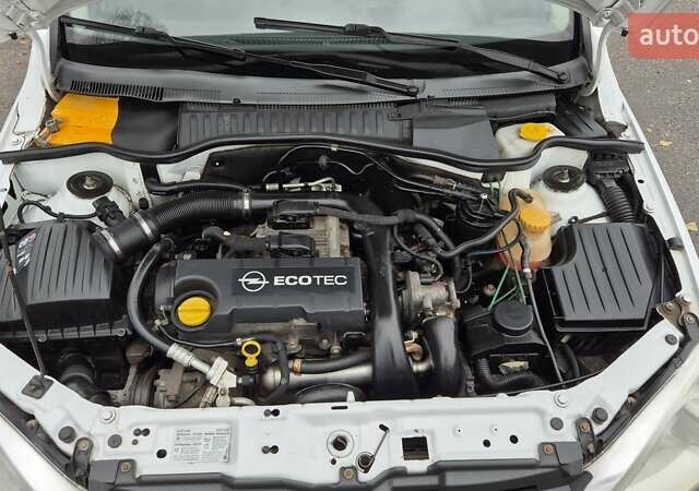 Білий Опель Комбо вант.-пас., об'ємом двигуна 1.69 л та пробігом 232 тис. км за 3750 $, фото 17 на Automoto.ua