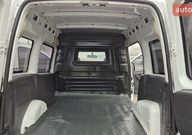 Білий Опель Комбо вант.-пас., об'ємом двигуна 1.69 л та пробігом 232 тис. км за 3750 $, фото 13 на Automoto.ua