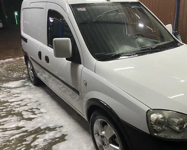 Білий Опель Комбо вант.-пас., об'ємом двигуна 1.3 л та пробігом 515 тис. км за 4000 $, фото 1 на Automoto.ua