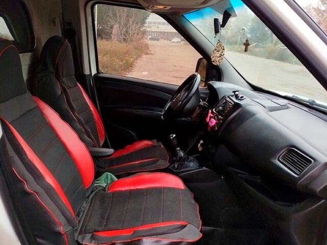 Белый Опель Комбо груз.-пасс., объемом двигателя 1.2 л и пробегом 170 тыс. км за 3650 $, фото 4 на Automoto.ua