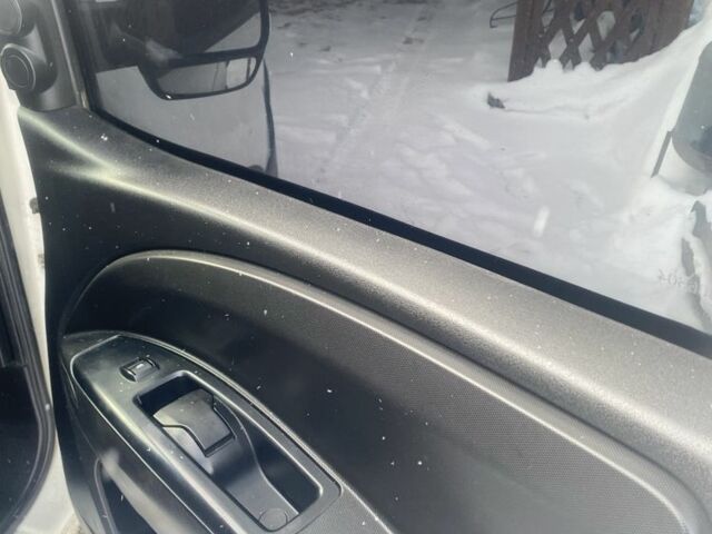 Білий Опель Комбо вант.-пас., об'ємом двигуна 1.2 л та пробігом 293 тис. км за 4250 $, фото 6 на Automoto.ua