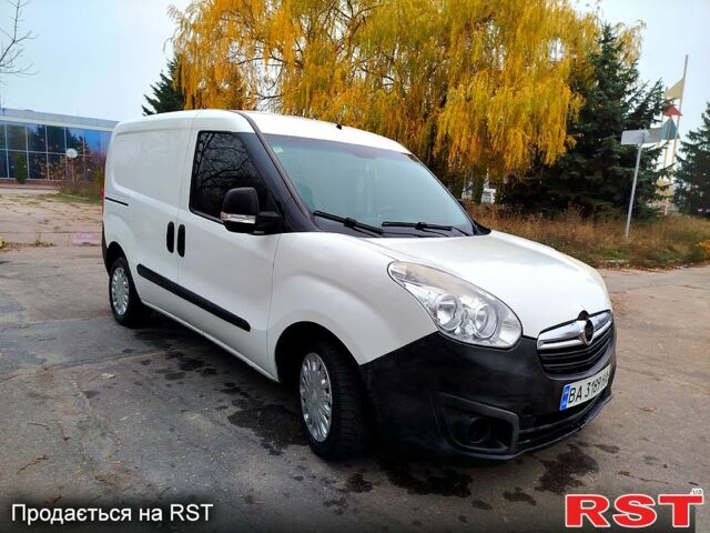 Белый Опель Комбо груз.-пасс., объемом двигателя 1.2 л и пробегом 170 тыс. км за 3650 $, фото 1 на Automoto.ua