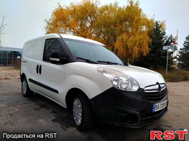 Белый Опель Комбо груз.-пасс., объемом двигателя 1.2 л и пробегом 170 тыс. км за 3650 $, фото 11 на Automoto.ua