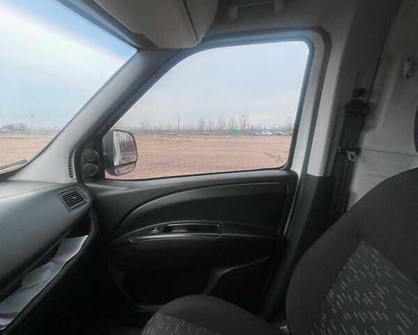 Белый Опель Комбо груз.-пасс., объемом двигателя 1.3 л и пробегом 260 тыс. км за 6300 $, фото 9 на Automoto.ua