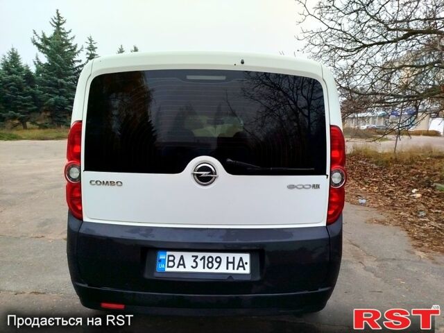 Білий Опель Комбо вант.-пас., об'ємом двигуна 1.2 л та пробігом 170 тис. км за 3650 $, фото 10 на Automoto.ua