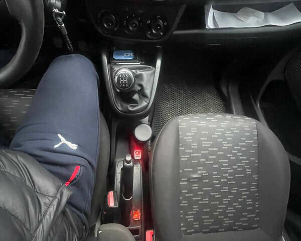 Белый Опель Комбо груз.-пасс., объемом двигателя 1.3 л и пробегом 260 тыс. км за 6300 $, фото 8 на Automoto.ua