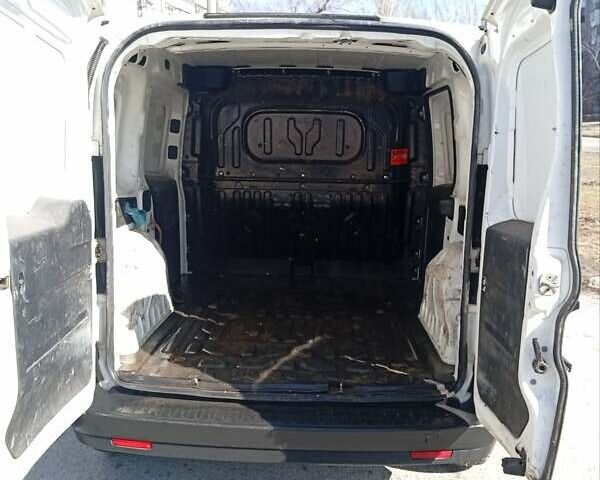 Белый Опель Комбо груз.-пасс., объемом двигателя 1.25 л и пробегом 254 тыс. км за 5200 $, фото 3 на Automoto.ua