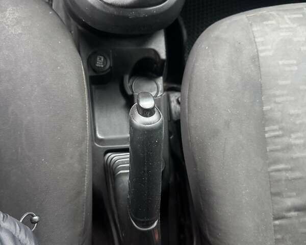 Белый Опель Комбо груз.-пасс., объемом двигателя 1.25 л и пробегом 292 тыс. км за 5500 $, фото 4 на Automoto.ua