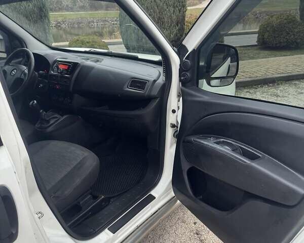 Белый Опель Комбо груз.-пасс., объемом двигателя 1.25 л и пробегом 292 тыс. км за 5500 $, фото 11 на Automoto.ua