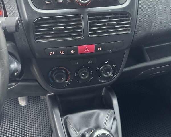 Белый Опель Комбо груз.-пасс., объемом двигателя 1.25 л и пробегом 292 тыс. км за 5500 $, фото 5 на Automoto.ua