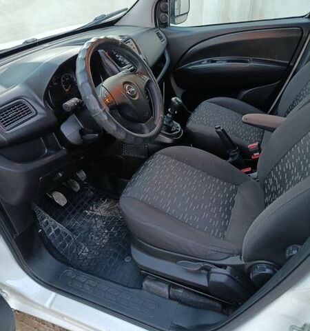 Білий Опель Комбо вант.-пас., об'ємом двигуна 1.6 л та пробігом 274 тис. км за 6300 $, фото 36 на Automoto.ua