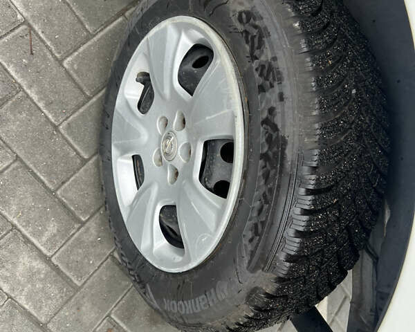 Белый Опель Комбо груз.-пасс., объемом двигателя 1.3 л и пробегом 280 тыс. км за 4800 $, фото 11 на Automoto.ua