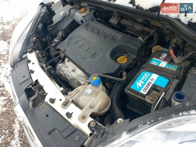 Белый Опель Комбо груз.-пасс., объемом двигателя 1.6 л и пробегом 212 тыс. км за 5999 $, фото 12 на Automoto.ua