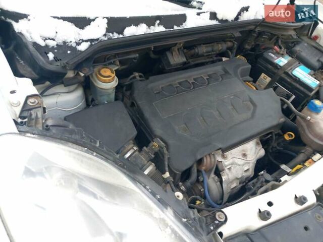 Белый Опель Комбо груз.-пасс., объемом двигателя 1.6 л и пробегом 212 тыс. км за 5999 $, фото 10 на Automoto.ua